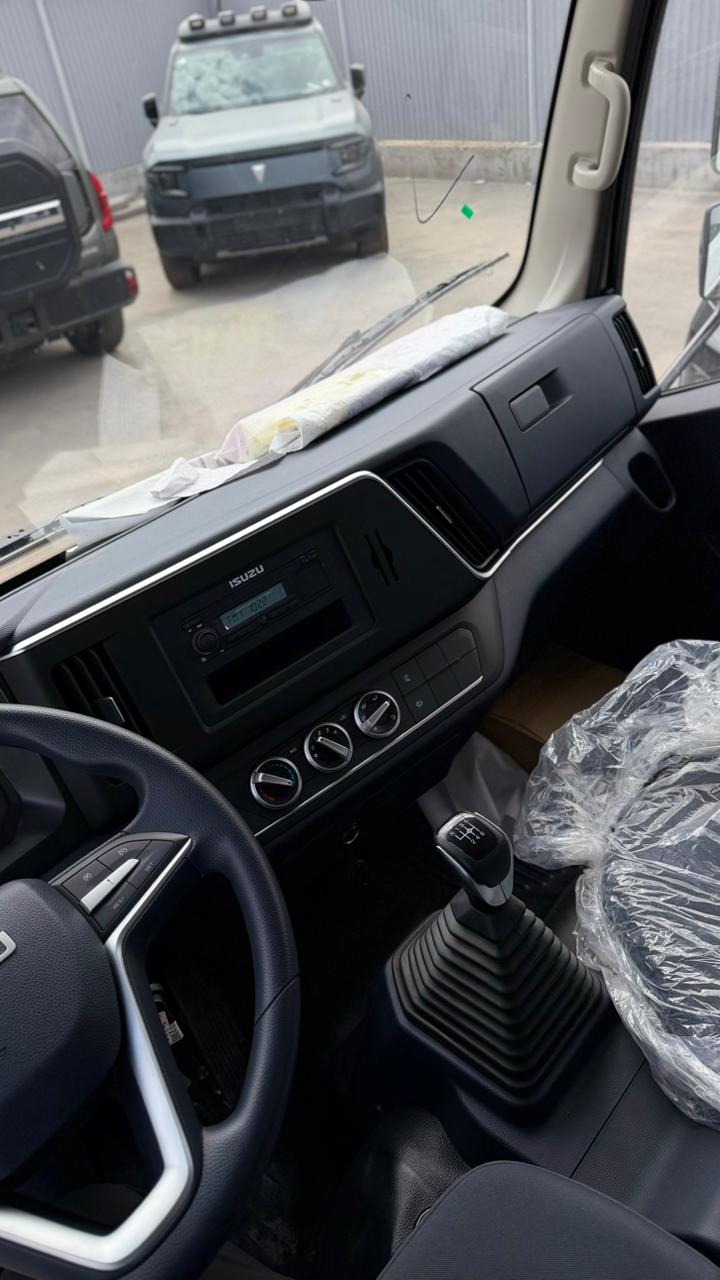 ISUZU Elf EM5 фургон — фото 5